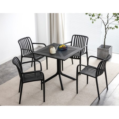 Sillón SALER, apilable, polipropileno negro